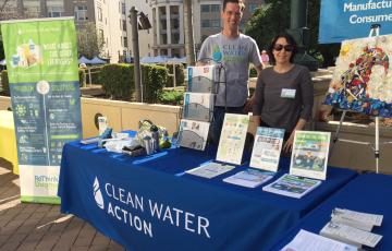 The author (left) and Waste Prevention Program Associate Dara Rossoff Powell (right), tabling on Wednesday, April 6 at the City of Oakland’s Earth Expo event, downtown.